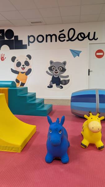 Pomélou, la salle de baby gym et d’activité d’éveil pour bébés et enfants dès 10 mois à Bourgoin-Jallieu